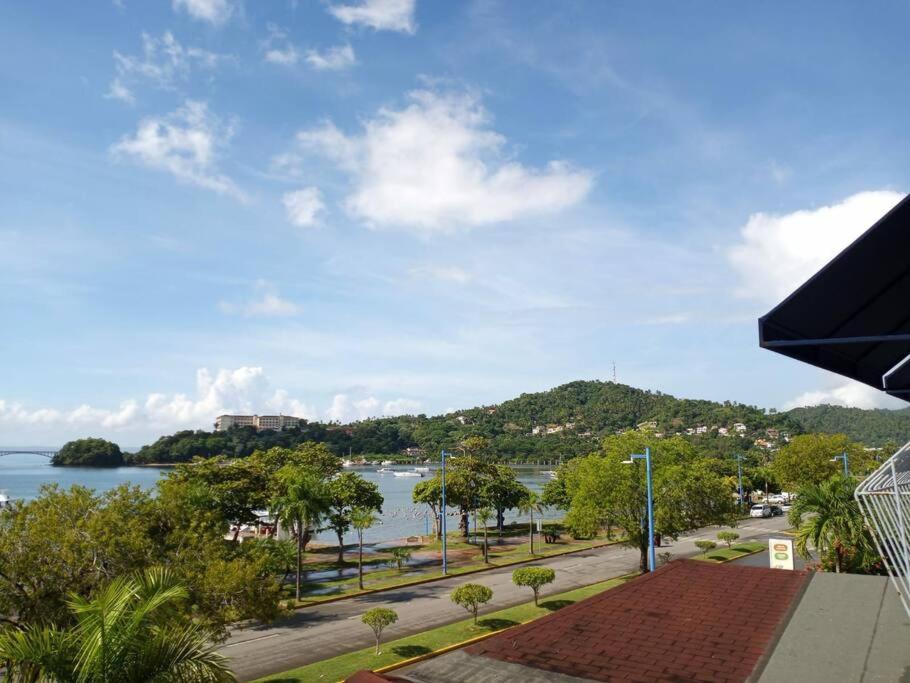 Indy'S Best Bay Frontview In Samana. 外观 照片
